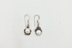 Handmade 925 Sterling Silver Freshwater Pearl Earrings; Ear spike design